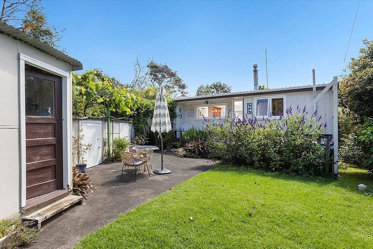 Photo of property in 40 James Mcleod Road, Shelly Beach, Helensville, 0874