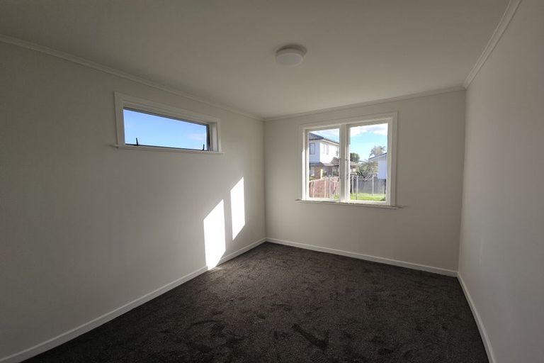 Photo of property in 4 Peachgrove Road, Te Atatu Peninsula, Auckland, 0610