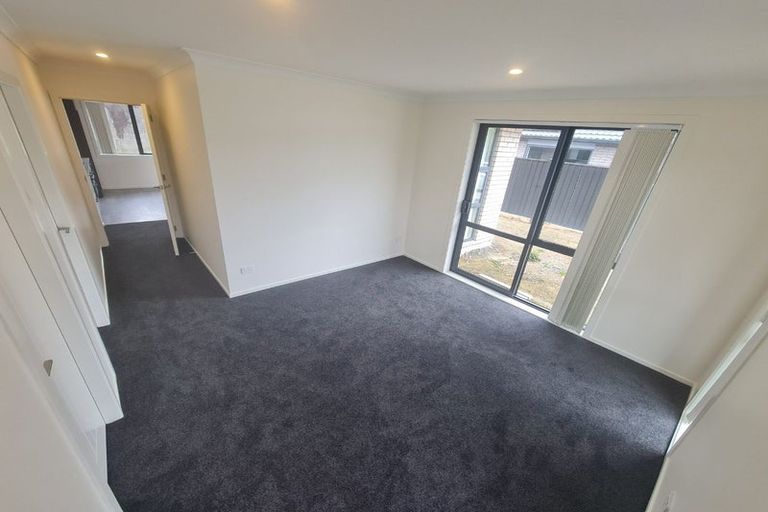 Photo of property in 7 Rewarewa Way, Timberlea, Upper Hutt, 5018