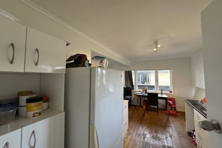 Photo of property in 9 Huruhuru Road, Massey, Auckland, 0614
