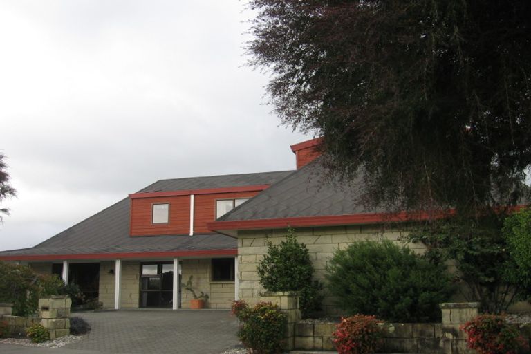 Photo of property in 4 Caroline Crescent, Highbury, Palmerston North, 4412