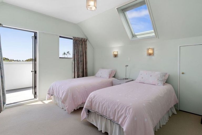 Photo of property in 11 Elmira Place, Browns Bay, Auckland, 0630