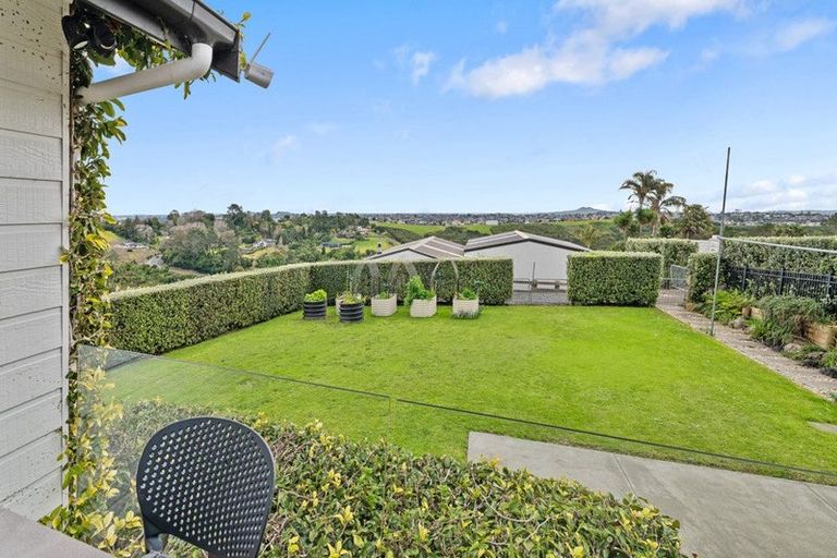 Photo of property in 86 Whites Road, Whitford, Howick, 2571
