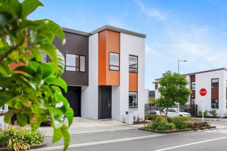 Photo of property in 24 Marine Parade, Hobsonville, Auckland, 0616