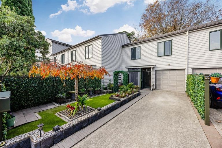 Photo of property in Tuscany Towers, 12/1 Ambrico Place, New Lynn, Auckland, 0600