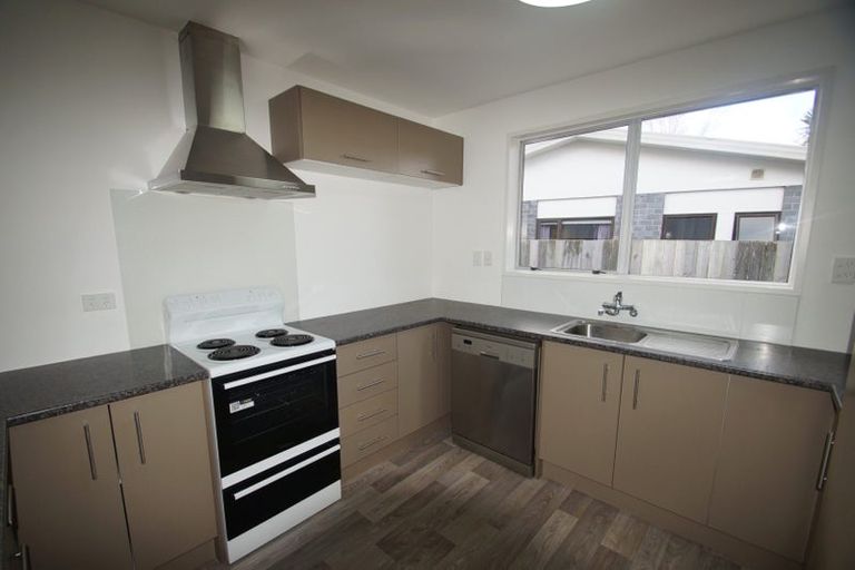 Photo of property in 6a Auburn Avenue, Upper Riccarton, Christchurch, 8041