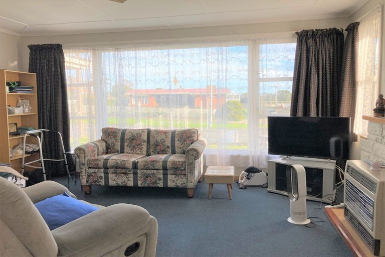 Photo of property in 19 Raleigh Street, Waitara, 4320