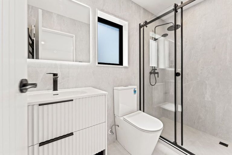 Photo of property in 2/44 Drake Street, Howick, Auckland, 2014