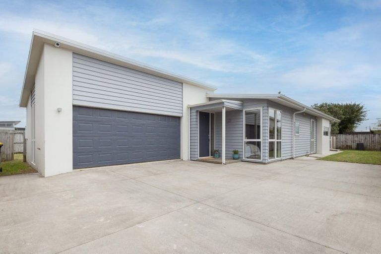 Photo of property in 15 Spinifex Street, Papamoa Beach, Papamoa, 3118