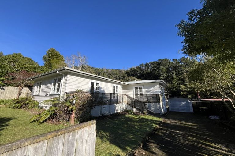 Photo of property in 546 Stokes Valley Road, Stokes Valley, Lower Hutt, 5019