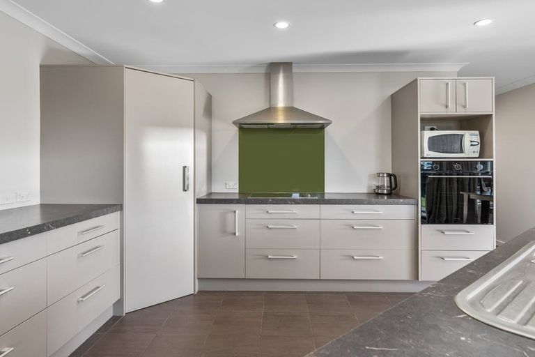 Photo of property in 8 Brompton Close, Richmond Heights, Taupo, 3330