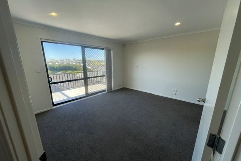 Photo of property in 102 Nautilus Drive, Gulf Harbour, Whangaparaoa, 0930