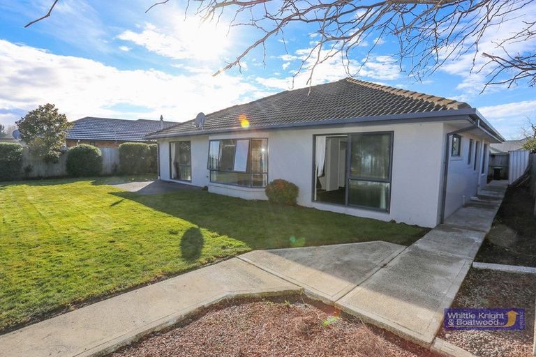 Photo of property in 79 Coolspring Way, Redwood, Christchurch, 8051