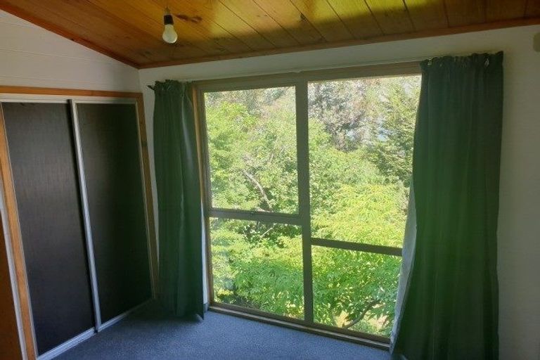 Photo of property in 8 Evergreen Place, Sunshine Bay, Queenstown, 9300