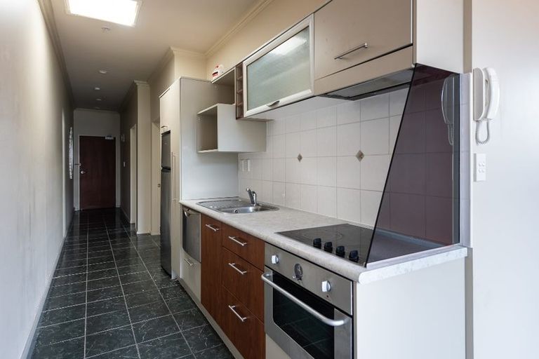 Photo of property in Atrium Towers, 9g/154 The Terrace, Wellington Central, Wellington, 6011