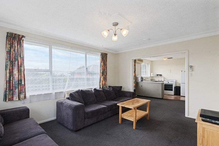 Photo of property in 2/272 Main North Road, Redwood, Christchurch, 8051