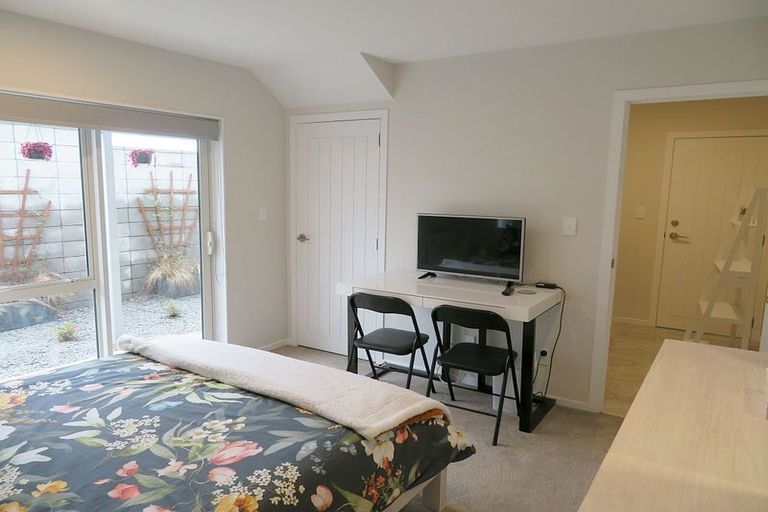 Photo of property in 25a Pupuke Road, Birkenhead, Auckland, 0627