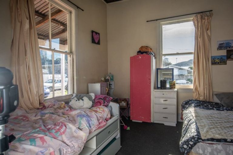 Photo of property in 10 Market Street, Picton, 7220