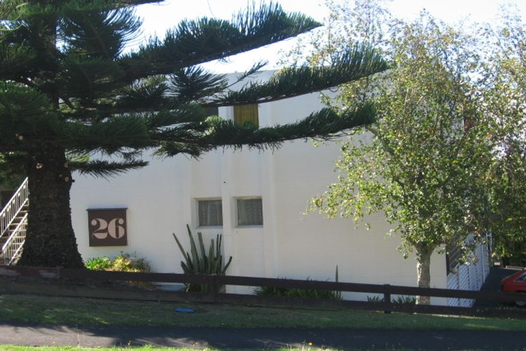 Photo of property in 2/26 Kohekohe Street, New Lynn, Auckland, 0600