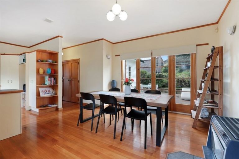 Photo of property in 1 Jellicoe Drive, Hamilton East, Hamilton, 3216