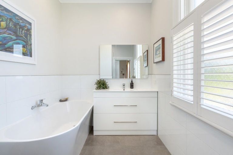 Photo of property in 16 Orchard Road, Greytown, 5712