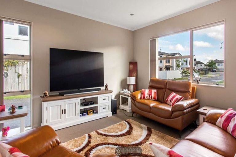 Photo of property in 34 Heidi Crescent, Flat Bush, Auckland, 2016