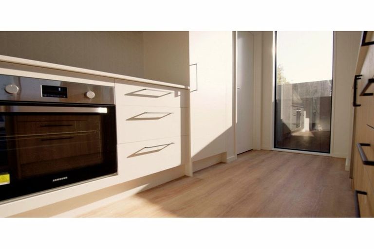 Photo of property in 4/63 Waltham Road, Sydenham, Christchurch, 8023