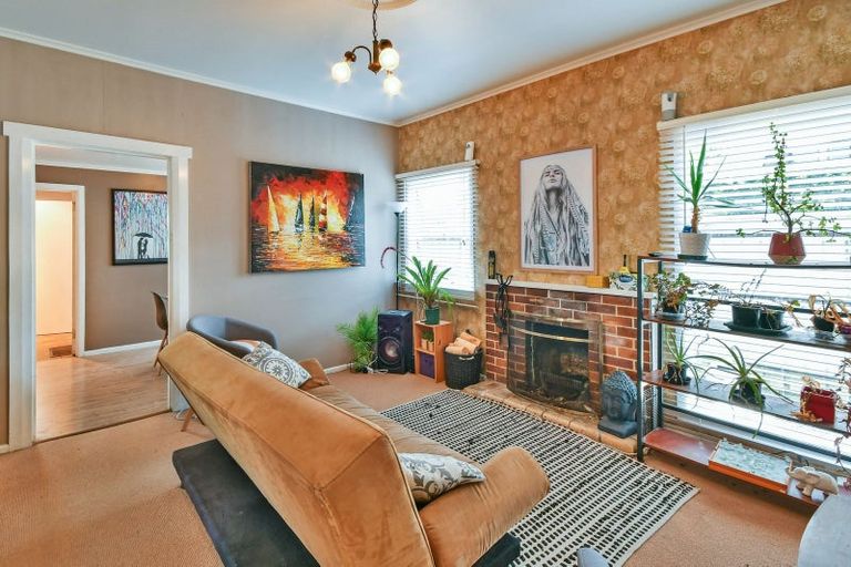 Photo of property in 131 Sykes Road, Weymouth, Auckland, 2103