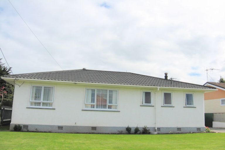 Photo of property in 28 Hadfield Crescent, College Estate, Whanganui, 4500