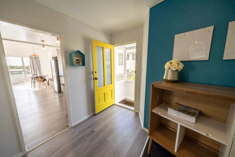 Photo of property in 12 Toporoa View, Ascot Park, Porirua, 5024