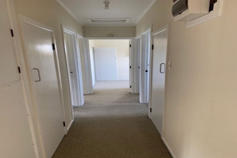 Photo of property in 18 Ramillies Place, Glenfield, Auckland, 0629