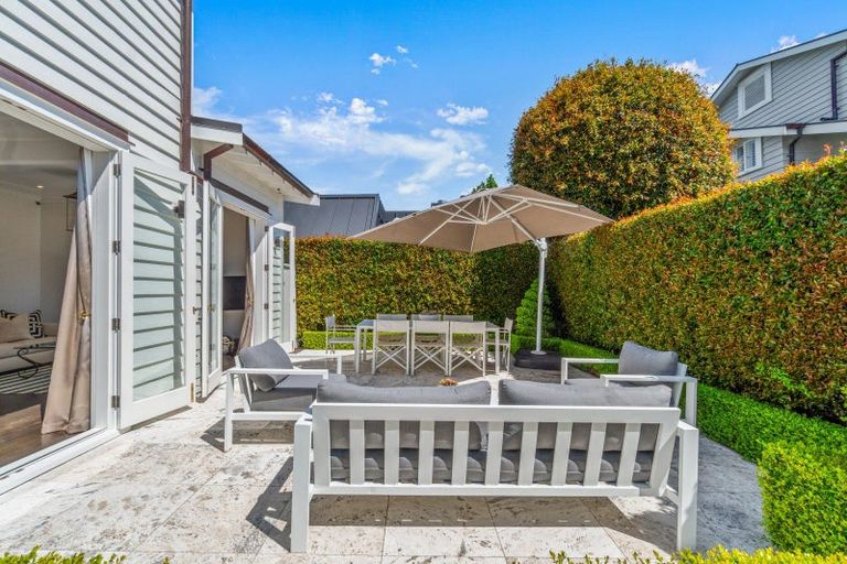 Photo of property in 8a Burwood Crescent, Remuera, Auckland, 1050