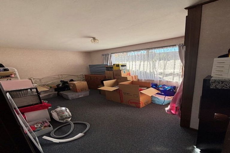 Photo of property in 2/74 Solomon Avenue, Redwood, Christchurch, 8051