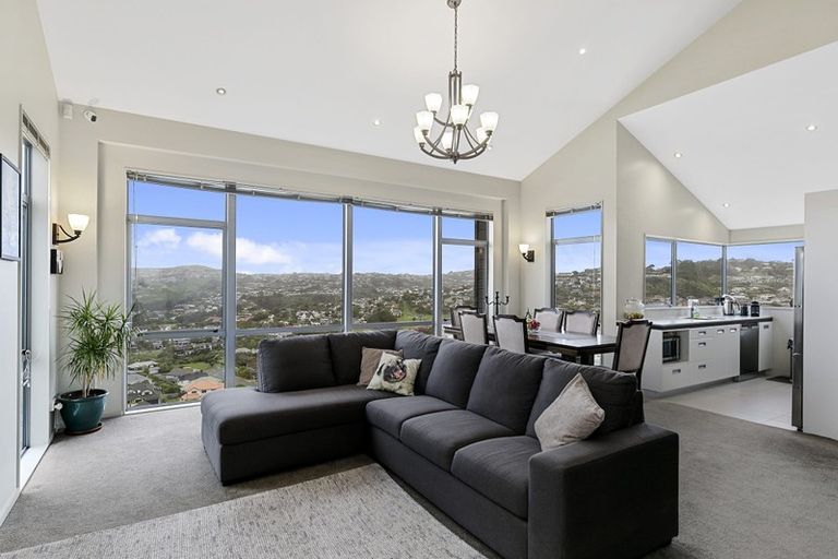 Photo of property in 67 Erlestoke Crescent, Churton Park, Wellington, 6037