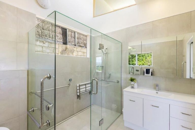 Photo of property in 193 Sandspit Road, Shelly Park, Auckland, 2014