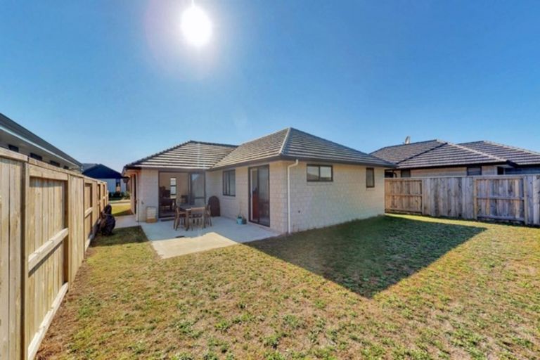 Photo of property in 38 Te Kio Crescent, Papamoa Beach, Papamoa, 3118