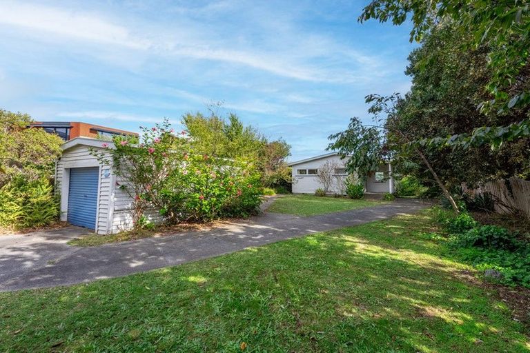 Photo of property in 18 Newry Road, Raumati Beach, Paraparaumu, 5032