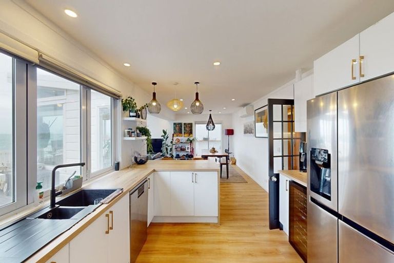 Photo of property in 68 Owhiro Bay Parade, Owhiro Bay, Wellington, 6023