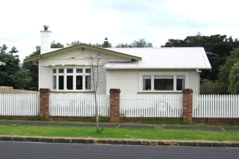 Photo of property in 8 Linwood Avenue, Mount Albert, Auckland, 1025