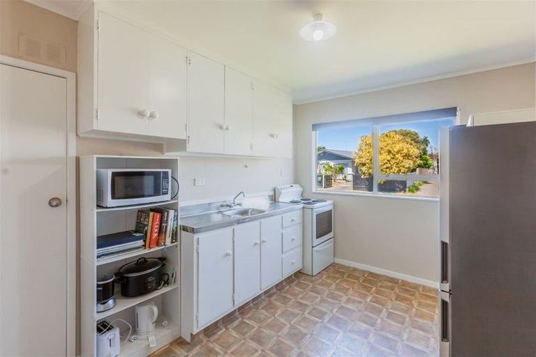 Photo of property in 16 Guildford Street, Tamatea, Napier, 4112