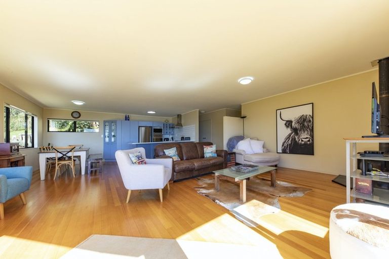 Photo of property in 85 Piha Road, Piha, New Lynn, 0772