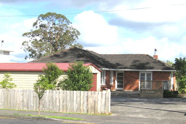 Photo of property in 652a Te Atatu Road, Te Atatu Peninsula, Auckland, 0610