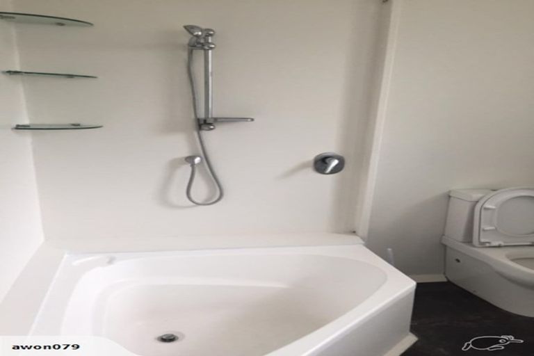 Photo of property in 1/178 Lake Road, Belmont, Auckland, 0622