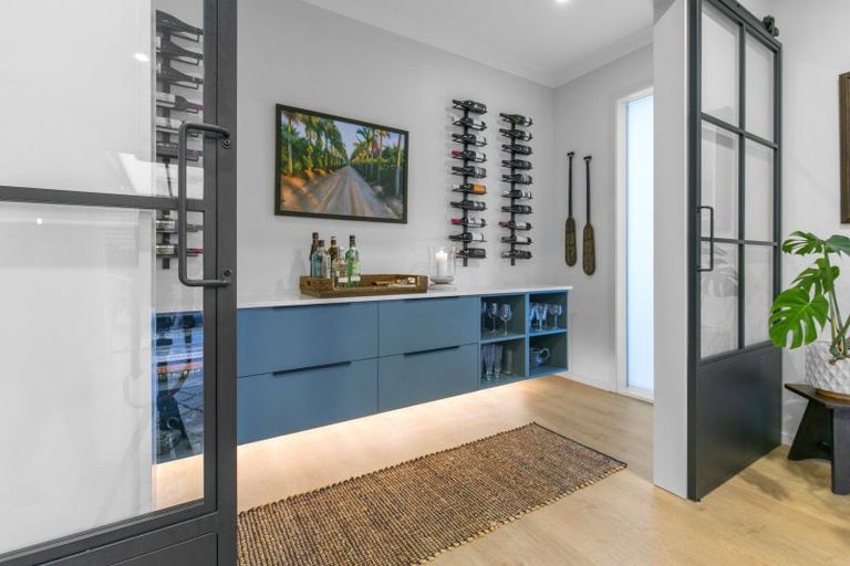 Photo of property in 6 Papa Orchard Drive, Kumeu, 0810