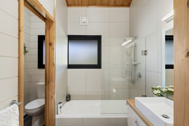 Photo of property in 7c Waterloo Place, Westown, New Plymouth, 4310