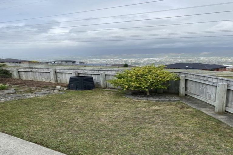 Photo of property in 36 Percy Kinsman Crescent, Riverstone Terraces, Upper Hutt, 5018