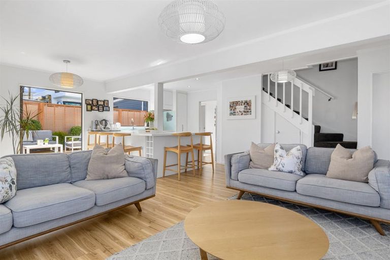 Photo of property in 2/563 Maunganui Road, Mount Maunganui, 3116