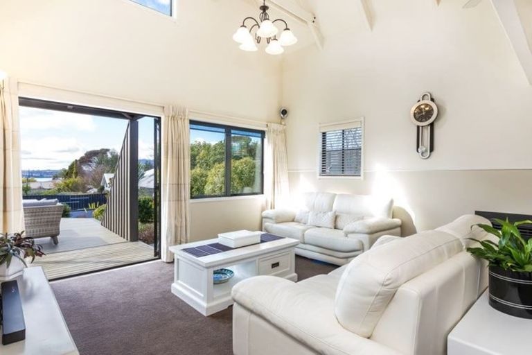 Photo of property in 735 Acacia Bay Road, Acacia Bay, Taupo, 3330