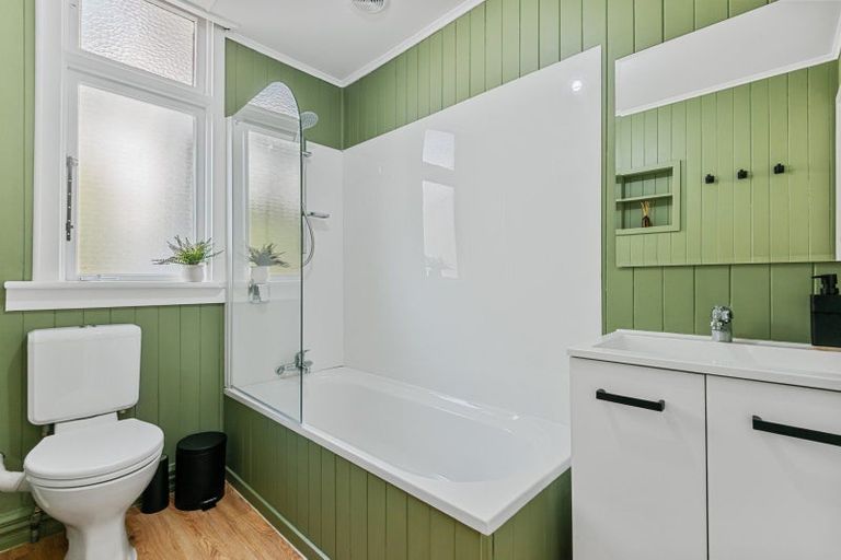 Photo of property in 109 Kaikorai Valley Road, Glenross, Dunedin, 9011