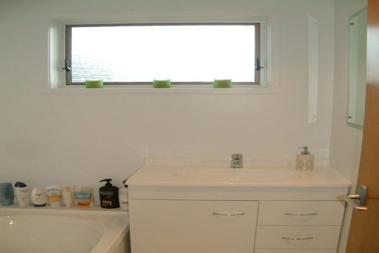 Photo of property in 1/152 Manuka Road, Bayview, Auckland, 0629